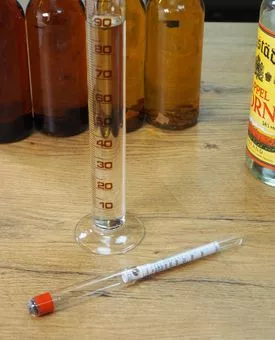 Cilindru gradat 100 ml, sticlă, cu gradație ușor de citit