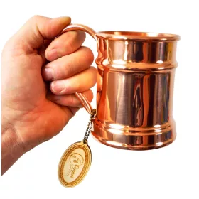   Cană din cupru cu mâner și două benzi decorative, cositorită la interior